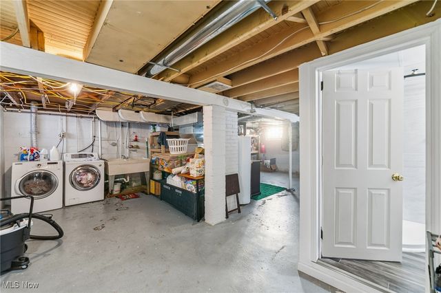 18 E Oakland Boulevard, Struthers, OH 44471