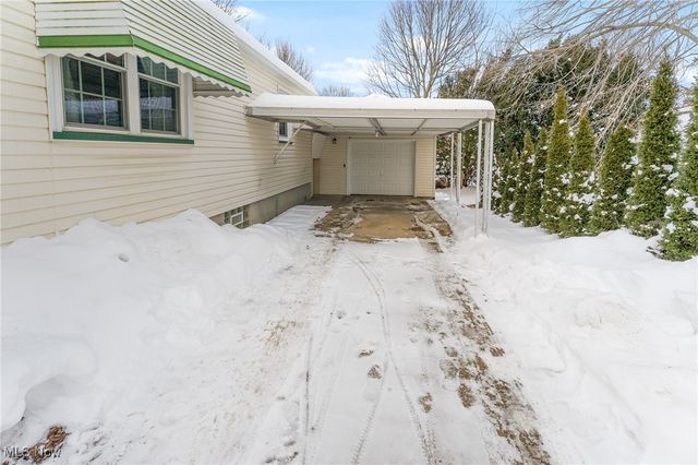 18 E Oakland Boulevard, Struthers, OH 44471