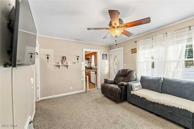 18 E Oakland Boulevard, Struthers, OH 44471