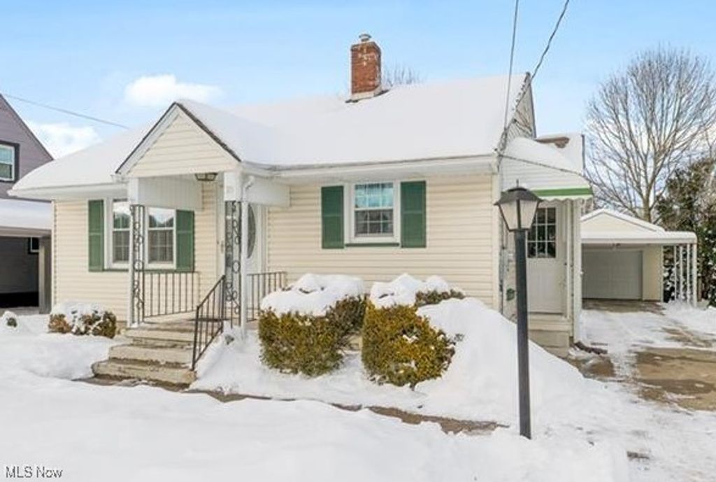 18 E Oakland Boulevard, Struthers, OH 44471