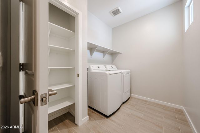 5865 E SIDEOATS Way, San Tan Valley, AZ 85143