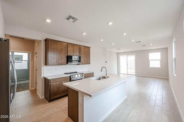 5865 E SIDEOATS Way, San Tan Valley, AZ 85143