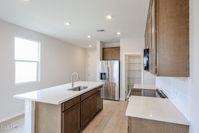 5865 E SIDEOATS Way, San Tan Valley, AZ 85143