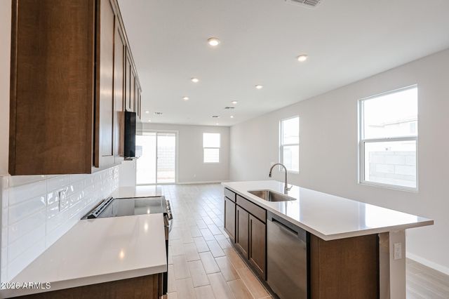 5865 E SIDEOATS Way, San Tan Valley, AZ 85143