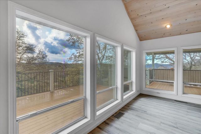 17572 Long Branch Ct, Penn Valley, CA 95946