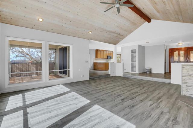 17572 Long Branch Ct, Penn Valley, CA 95946