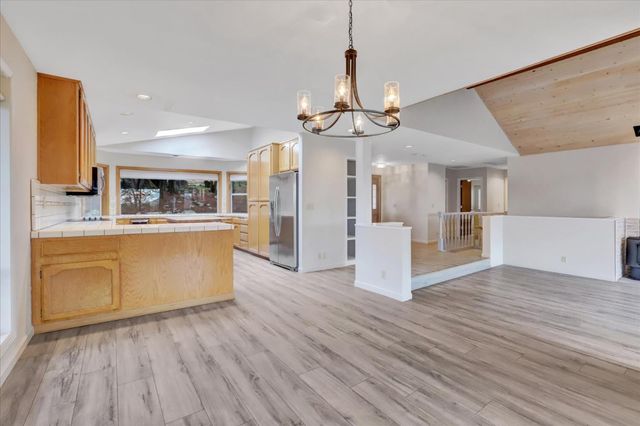 17572 Long Branch Ct, Penn Valley, CA 95946