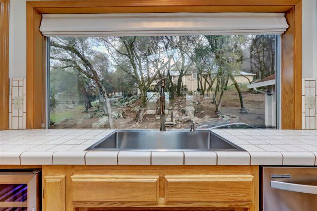 17572 Long Branch Ct, Penn Valley, CA 95946