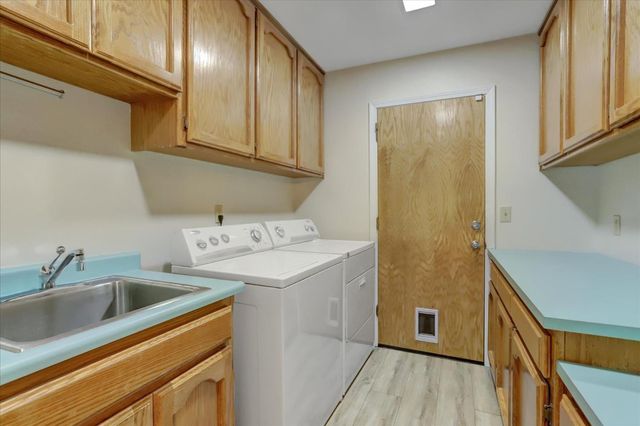 17572 Long Branch Ct, Penn Valley, CA 95946