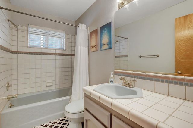 17572 Long Branch Ct, Penn Valley, CA 95946