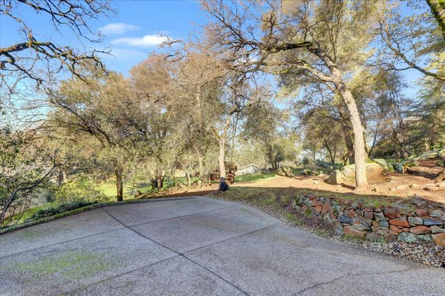 17572 Long Branch Ct, Penn Valley, CA 95946