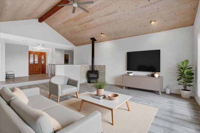 17572 Long Branch Ct, Penn Valley, CA 95946