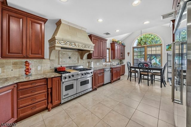 276 Northview Ter, Springfield Twp., NJ 07081