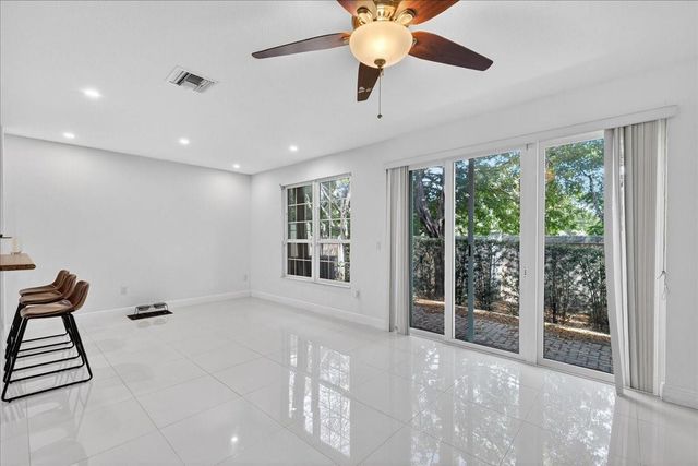 3262 NW 31st Terrace, Oakland Park, FL 33309