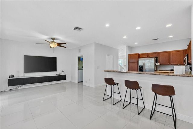 3262 NW 31st Terrace, Oakland Park, FL 33309