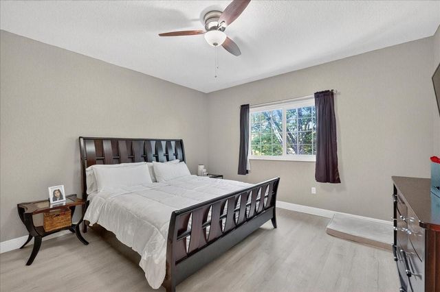 3262 NW 31st Terrace, Oakland Park, FL 33309