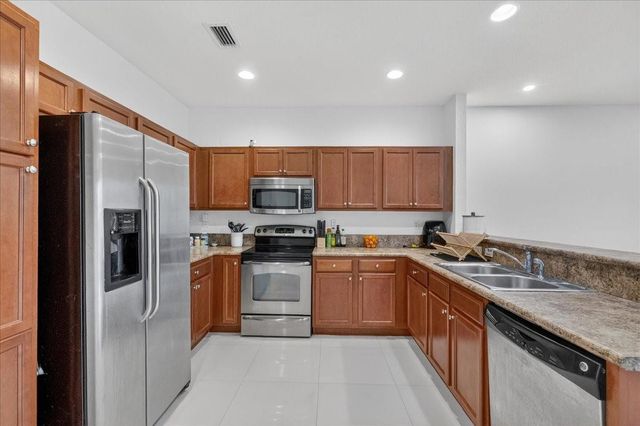 3262 NW 31st Terrace, Oakland Park, FL 33309