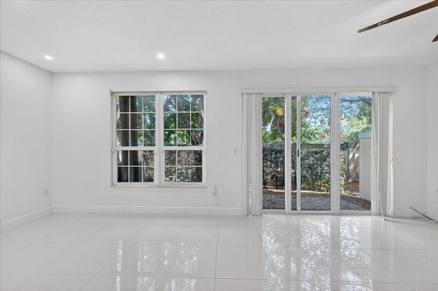 3262 NW 31st Terrace, Oakland Park, FL 33309