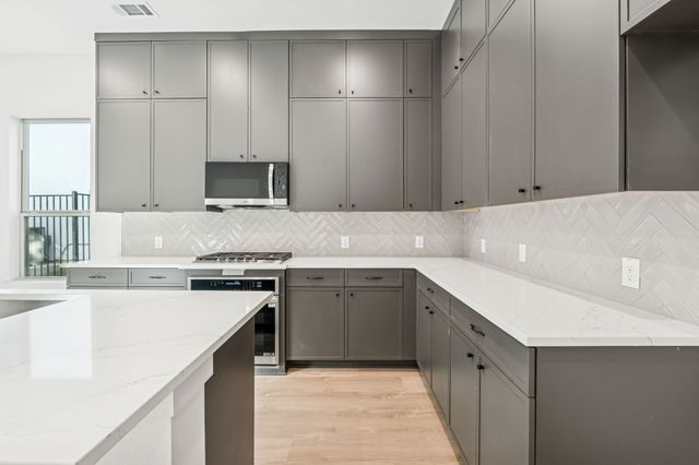 126 Bridgewater Way 37, Hickory Creek, TX 75065