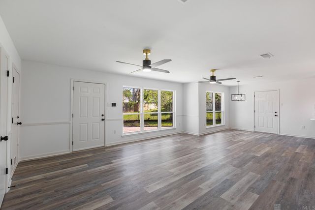 333 Heatherwood Dr, Baton Rouge, LA 70808