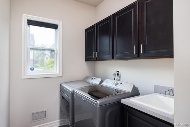 3534 Birchmount Drive, Troy, MI 48083