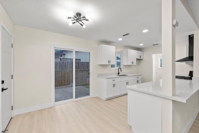 2115 Valmora Dr, Stockton, CA 95210