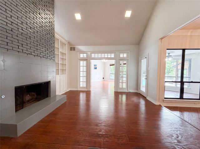 2405 Castle Rock Road, Arlington, TX 76006