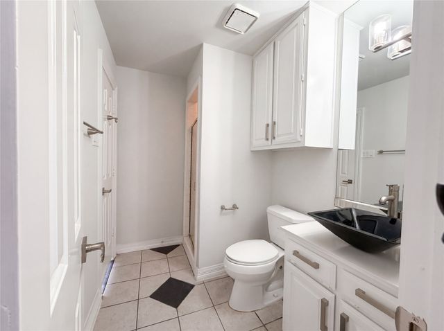 2405 Castle Rock Road, Arlington, TX 76006