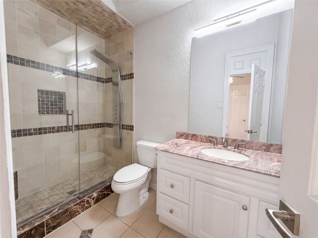 2405 Castle Rock Road, Arlington, TX 76006