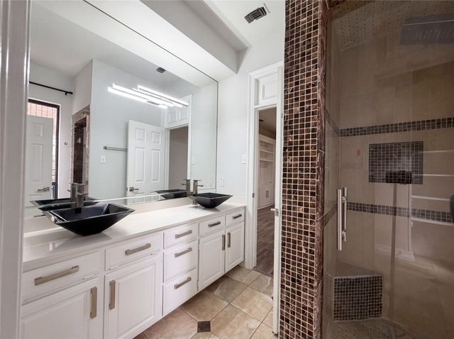 2405 Castle Rock Road, Arlington, TX 76006