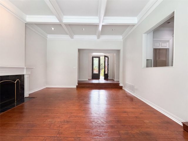 2405 Castle Rock Road, Arlington, TX 76006