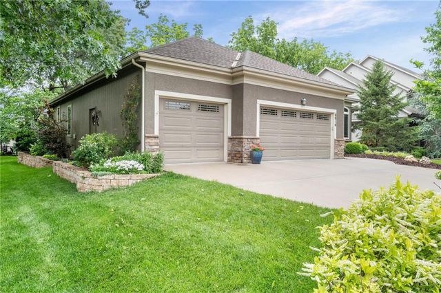6816 Longview Street, Shawnee, KS 66218