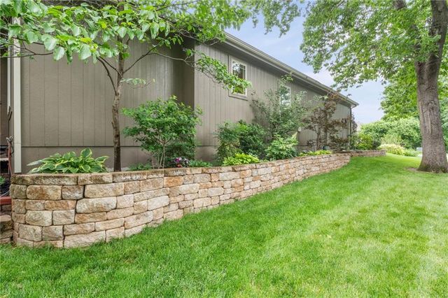 6816 Longview Street, Shawnee, KS 66218