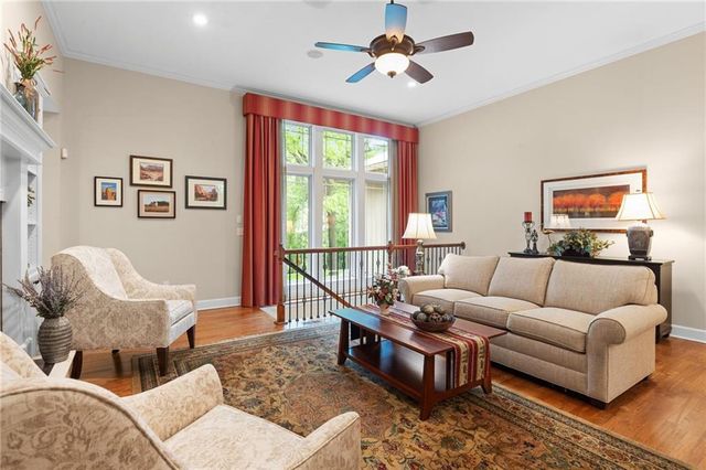 6816 Longview Street, Shawnee, KS 66218