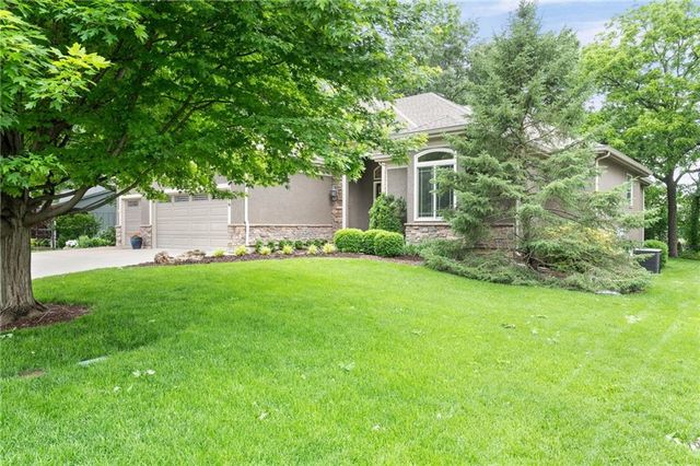 6816 Longview Street, Shawnee, KS 66218