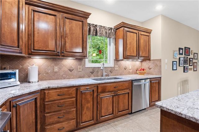 6816 Longview Street, Shawnee, KS 66218