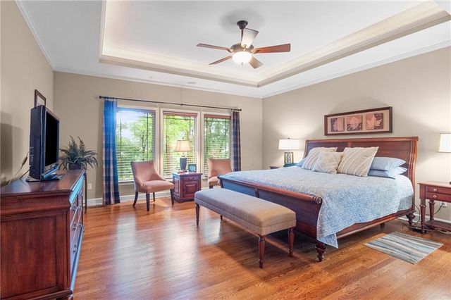 6816 Longview Street, Shawnee, KS 66218