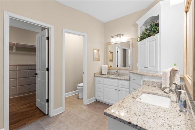 6816 Longview Street, Shawnee, KS 66218