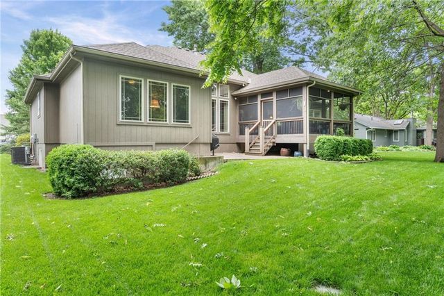 6816 Longview Street, Shawnee, KS 66218
