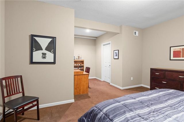 6816 Longview Street, Shawnee, KS 66218