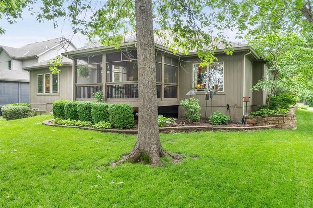 6816 Longview Street, Shawnee, KS 66218