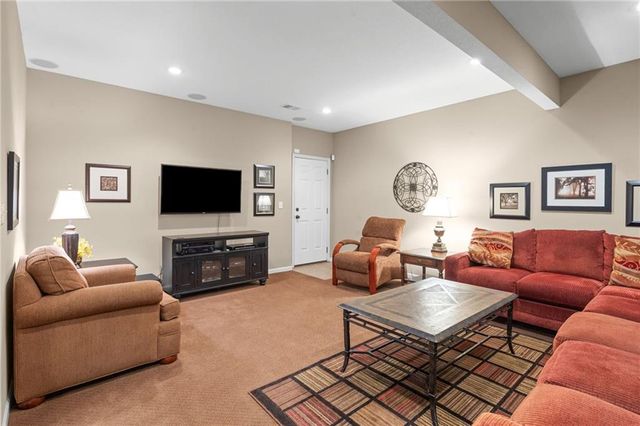 6816 Longview Street, Shawnee, KS 66218