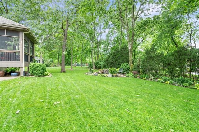 6816 Longview Street, Shawnee, KS 66218
