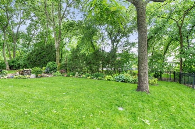 6816 Longview Street, Shawnee, KS 66218