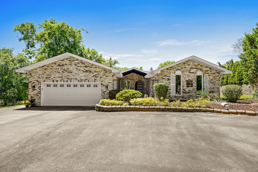 11S056 Madison Street, Burr Ridge, IL 60527 — exterior