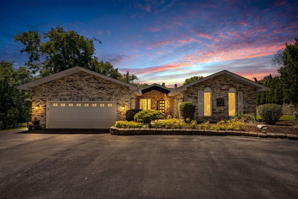 11S056 Madison Street, Burr Ridge, IL 60527 — photo 4