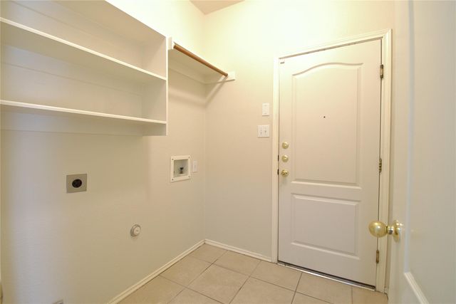 123 Aguilar DR, Hutto, TX 78634