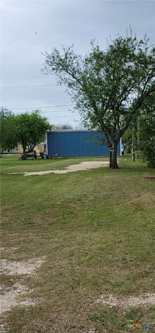 605 W Baltimore Avenue, Seadrift, TX 77983