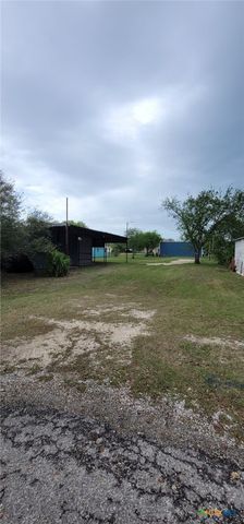 605 W Baltimore Avenue, Seadrift, TX 77983