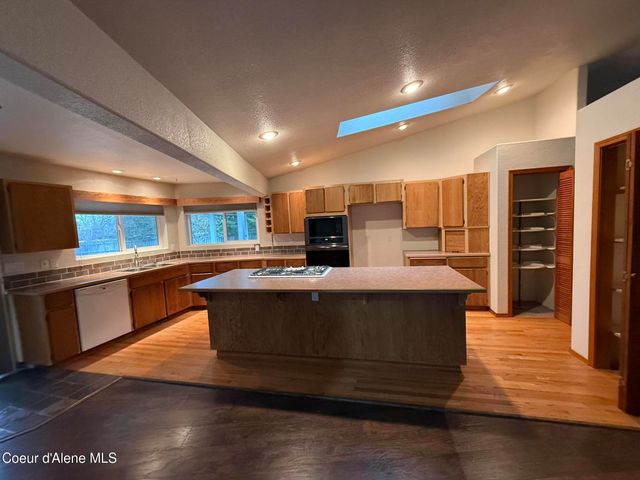 7959 N Valley ST, Dalton Gardens, ID 83815